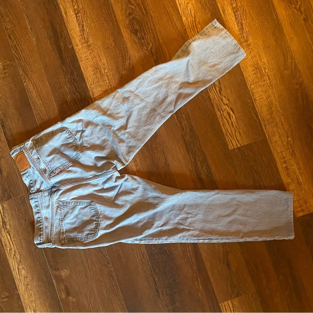 Levi 501 Light Wash Denim Jeans - Picture 2 of 7
